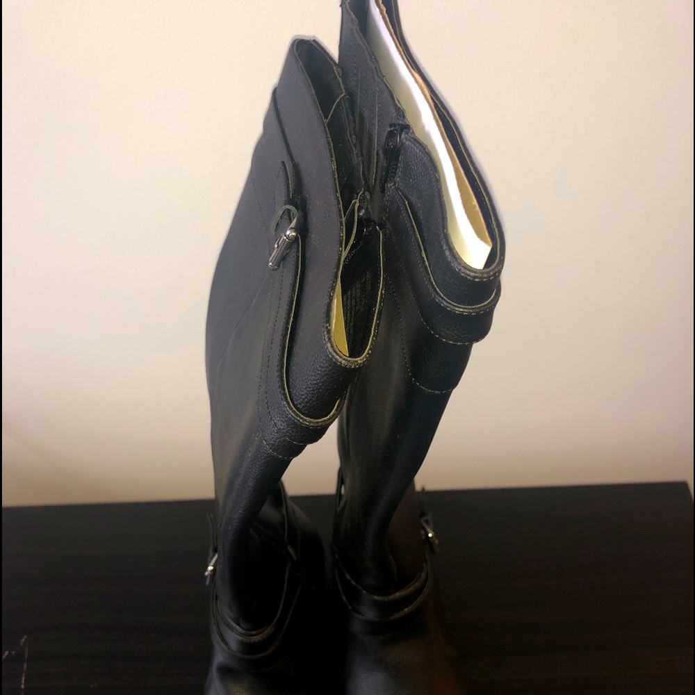 Size 11 Black tall leather boot